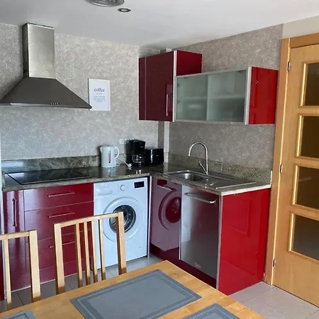 Exclusivo Piso De La Playa De Fenals Con Terraza