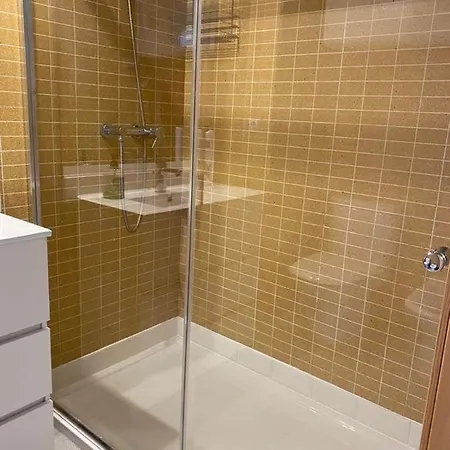 Exclusivo Piso De La Playa De Fenals Con Terraza Appartement *