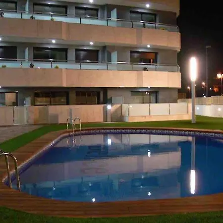Exclusivo Piso De La Playa De Fenals Con Terraza